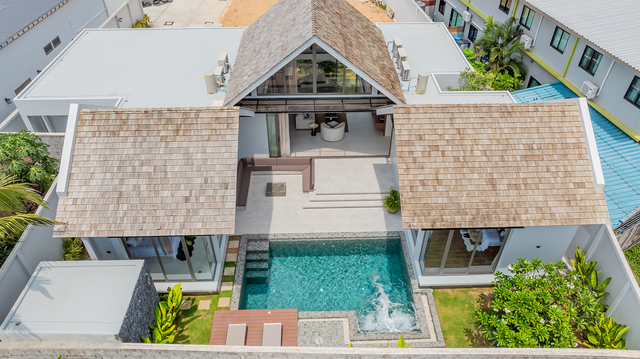 TROPICAL LUXURY LIVING IN PHUKET photo