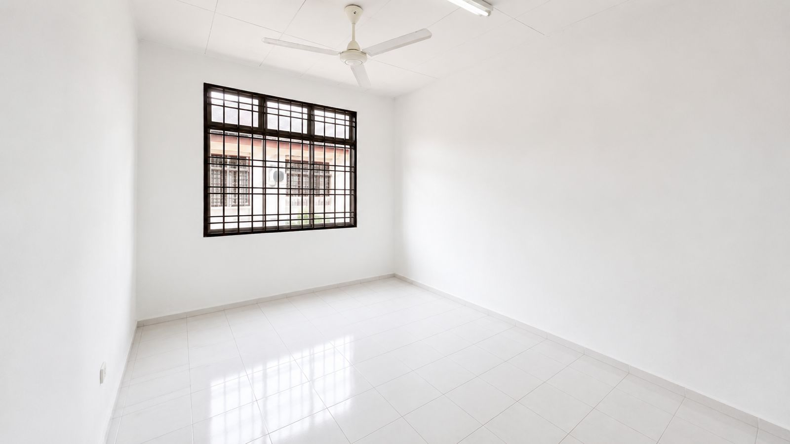 Taman Puteri Wangsa 2 Sty Medium Cost,Renovated,Jalan Lembing,Ulu Tiram image