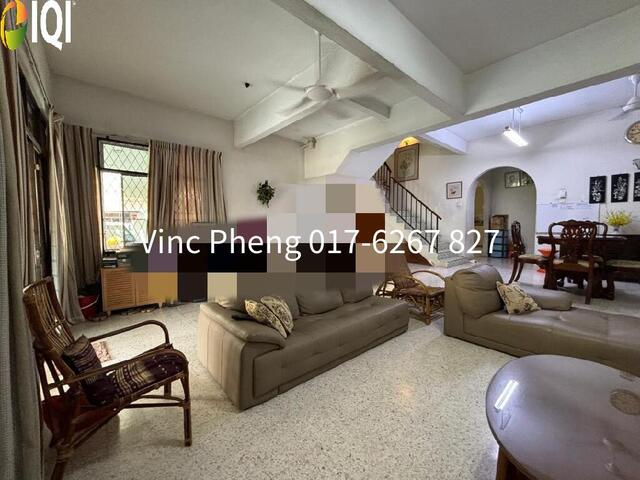 Rare SPACIOUS CORNER LOT! FREEHOLD 5R Double Storey @ Kampung Lapan image