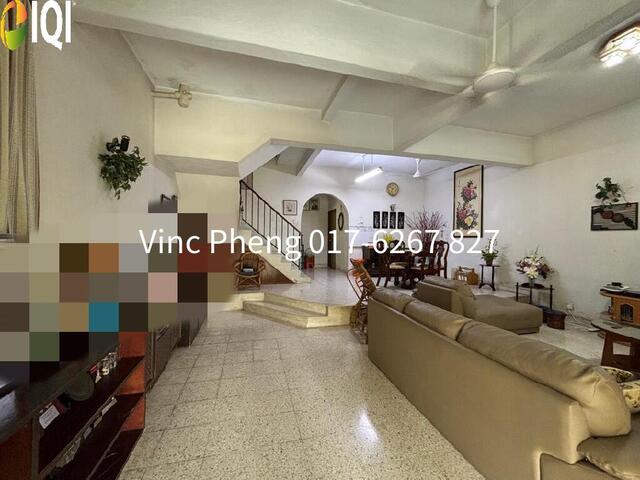 Rare SPACIOUS CORNER LOT! FREEHOLD 5R Double Storey @ Kampung Lapan image
