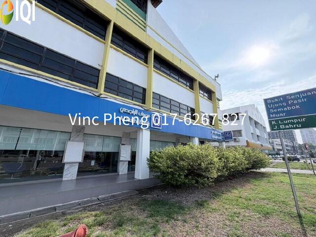 High Traffic Main Road Corner Shoplot 3,078 SqFt @ Melaka Raya photo