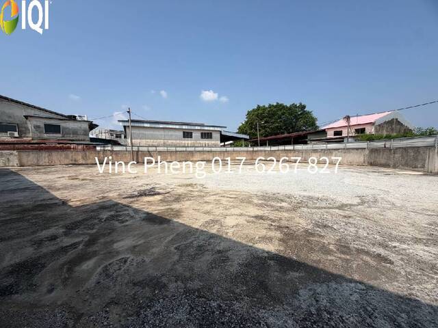 HUGE 14,866 SqFt Open Yard and Warehouse @ Taman Malim Jaya  photo