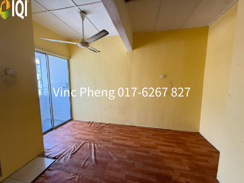 SUPER HOT DEAL! SPACIOUS 818 Sqft Duplex Apartment @ Kota Laksamana   image