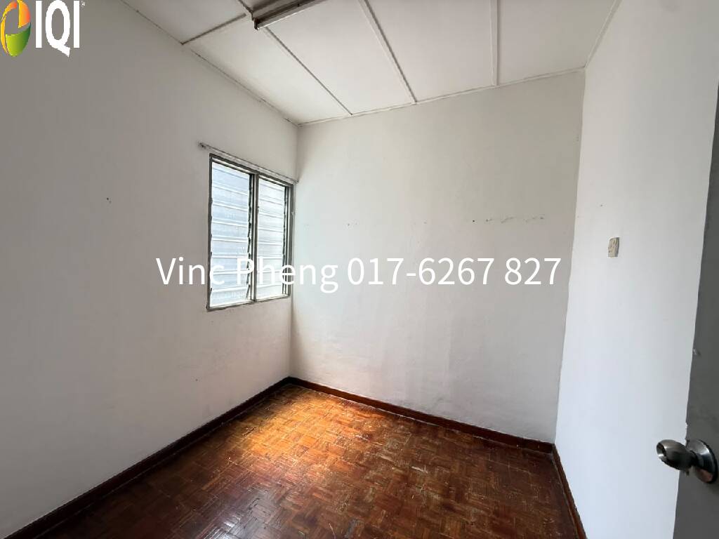 SUPER HOT DEAL! SPACIOUS 818 Sqft Duplex Apartment @ Kota Laksamana   image