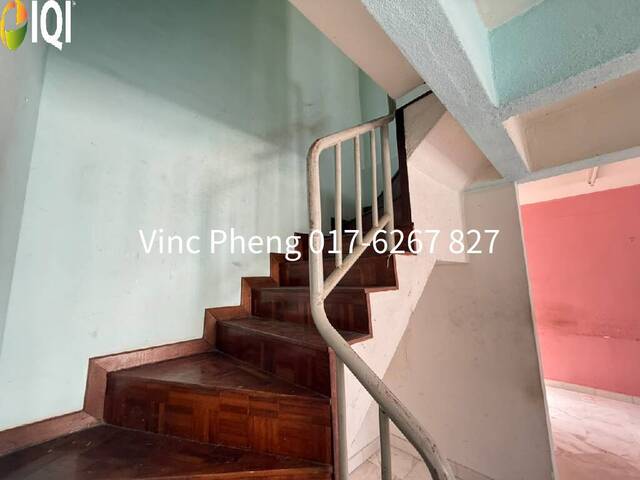 SUPER HOT DEAL! SPACIOUS 818 Sqft Duplex Apartment @ Kota Laksamana   image