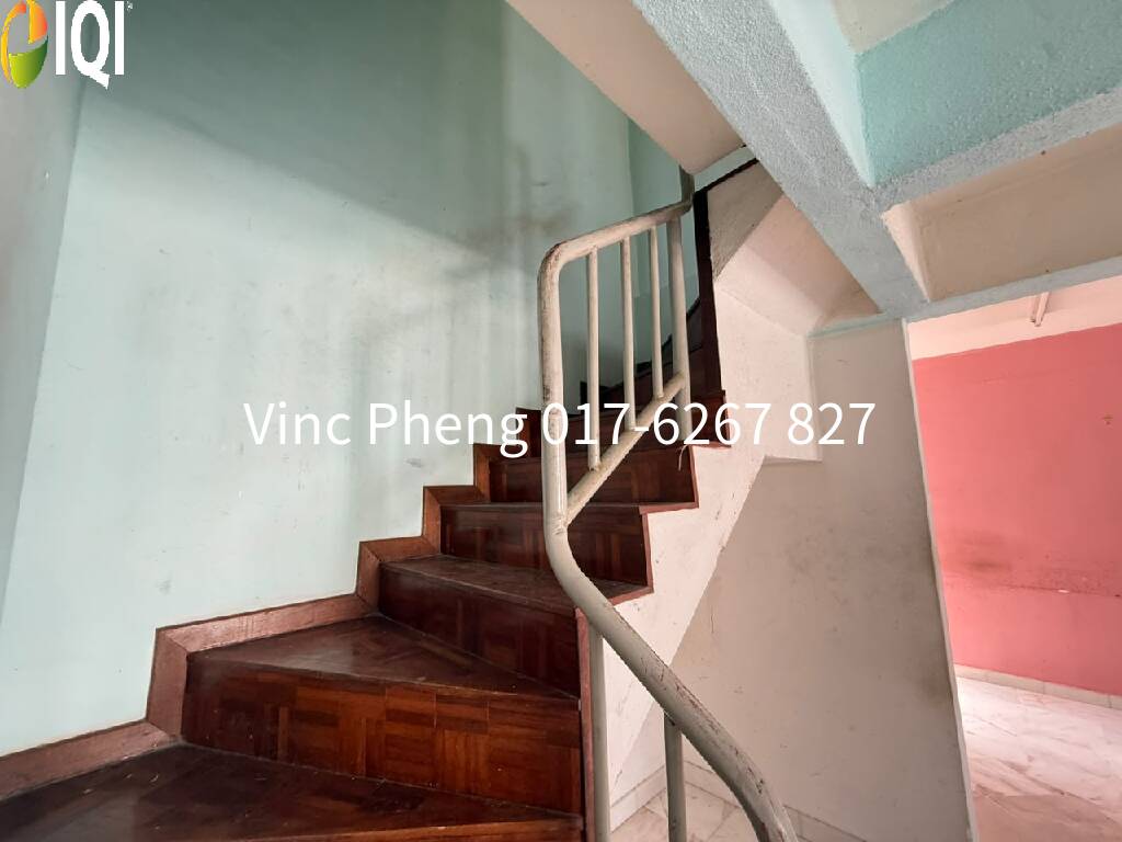 SUPER HOT DEAL! SPACIOUS 818 Sqft Duplex Apartment @ Kota Laksamana   image