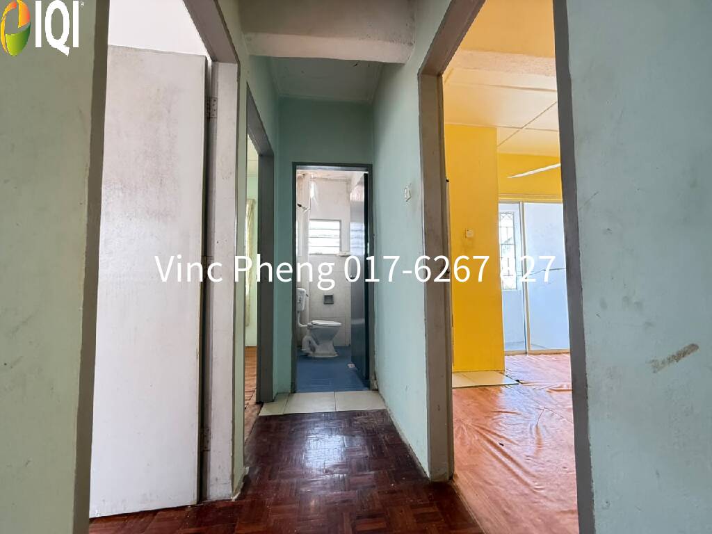 SUPER HOT DEAL! SPACIOUS 818 Sqft Duplex Apartment @ Kota Laksamana   image