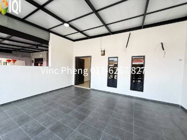 FREEHOLD FULLY RENOVATED & REBUILT Terrace @  Ujong Pasir   image