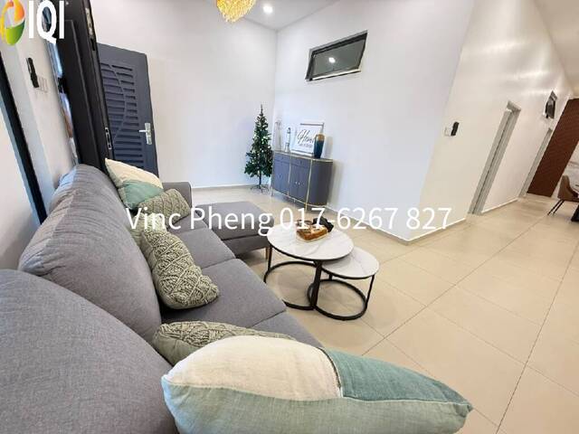 FREEHOLD FULLY RENOVATED & REBUILT Terrace @  Ujong Pasir   photo