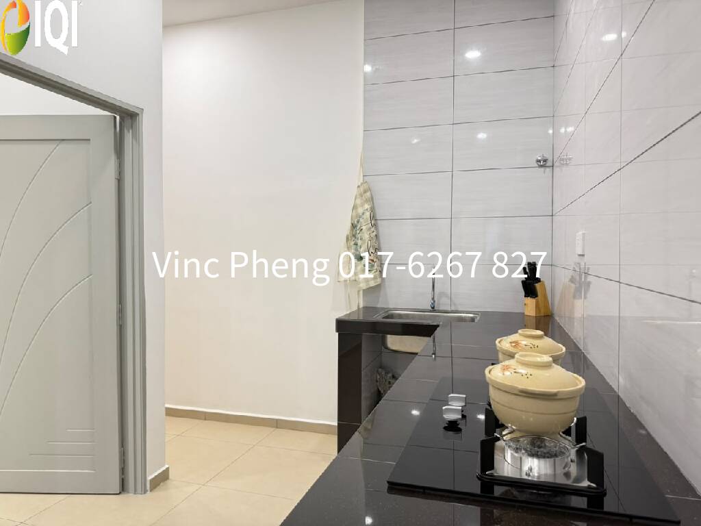 FREEHOLD FULLY RENOVATED & REBUILT Terrace @  Ujong Pasir   image