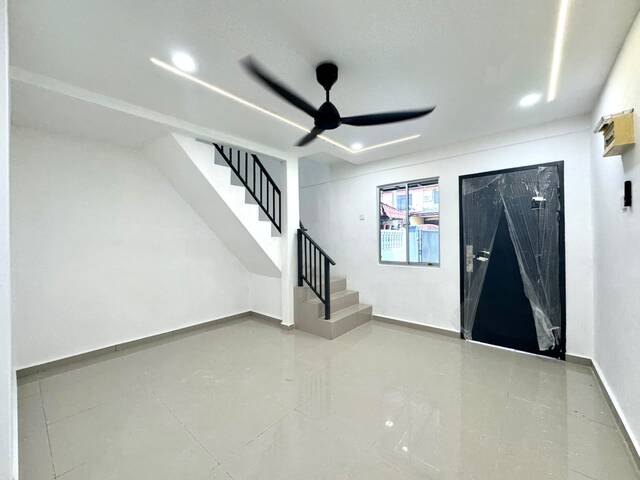 Taman Desa Jaya 2 Sty Low Cost,Jalan Danau,Johor Bahru,Renovated image