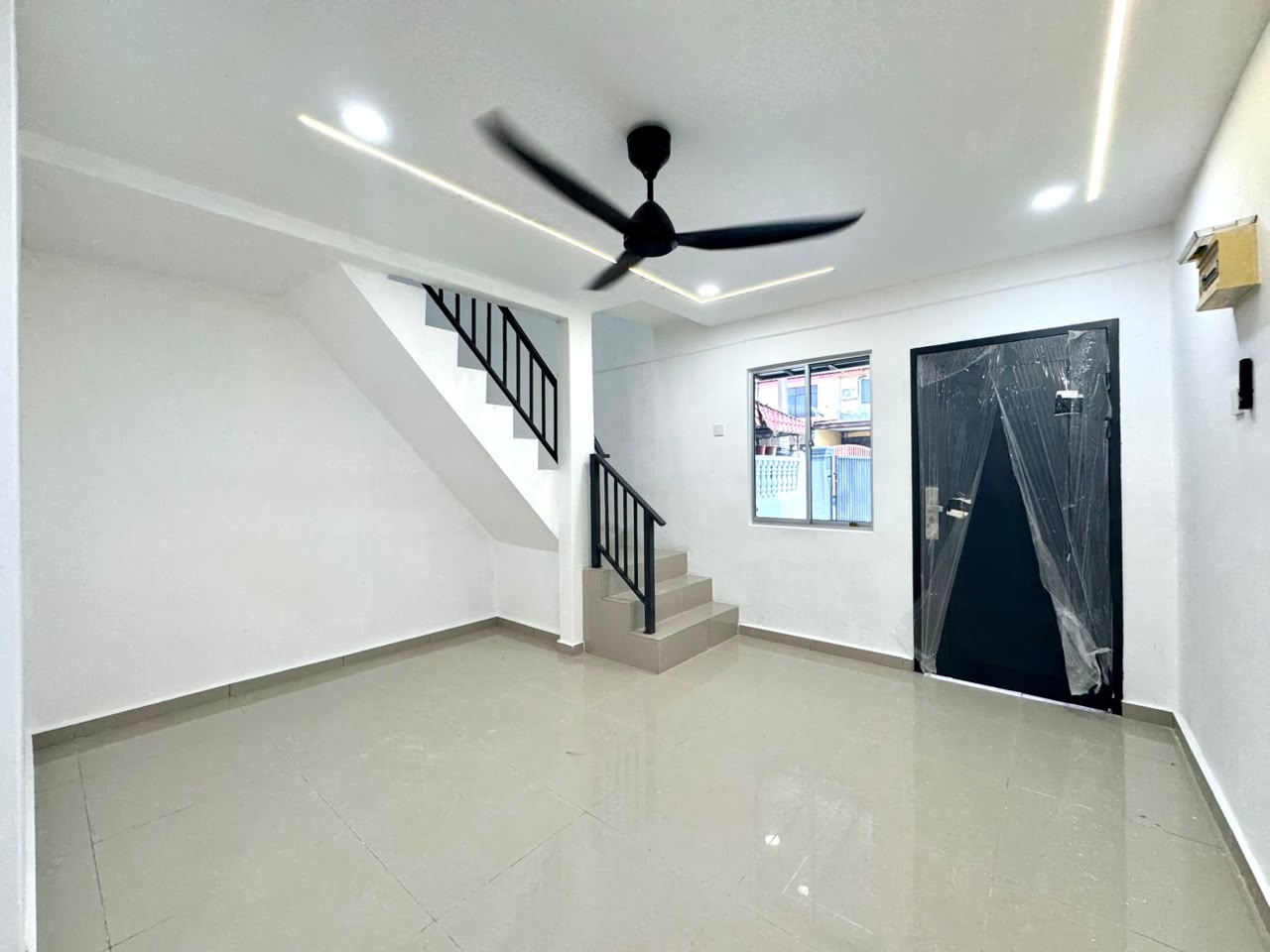 Taman Desa Jaya 2 Sty Low Cost,Jalan Danau,Johor Bahru,Renovated image