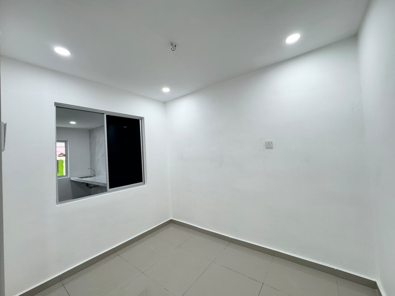 Taman Desa Jaya 2 Sty Low Cost,Jalan Danau,Johor Bahru,Renovated image