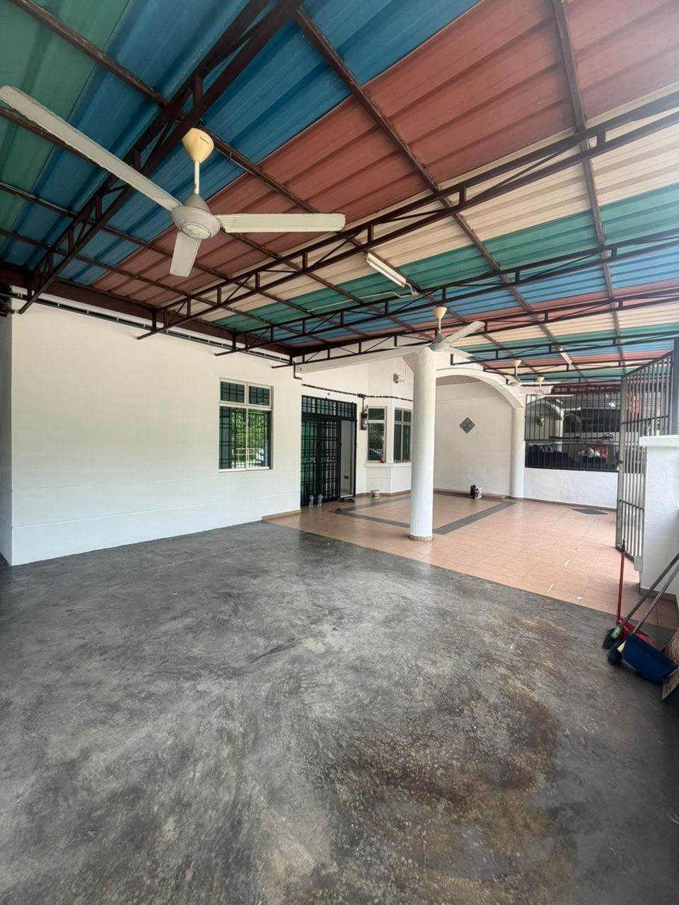 Taman Bestari Indah 1 Sty Terrace Corner Lot,Renovated,Unblock,Ulu Tiram image