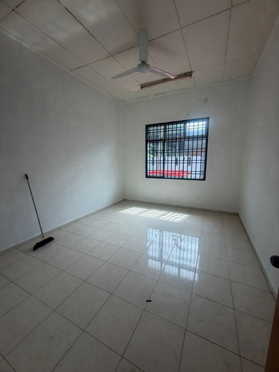 Taman Bestari Indah 1 Sty Terrace Corner Lot,Renovated,Unblock,Ulu Tiram image