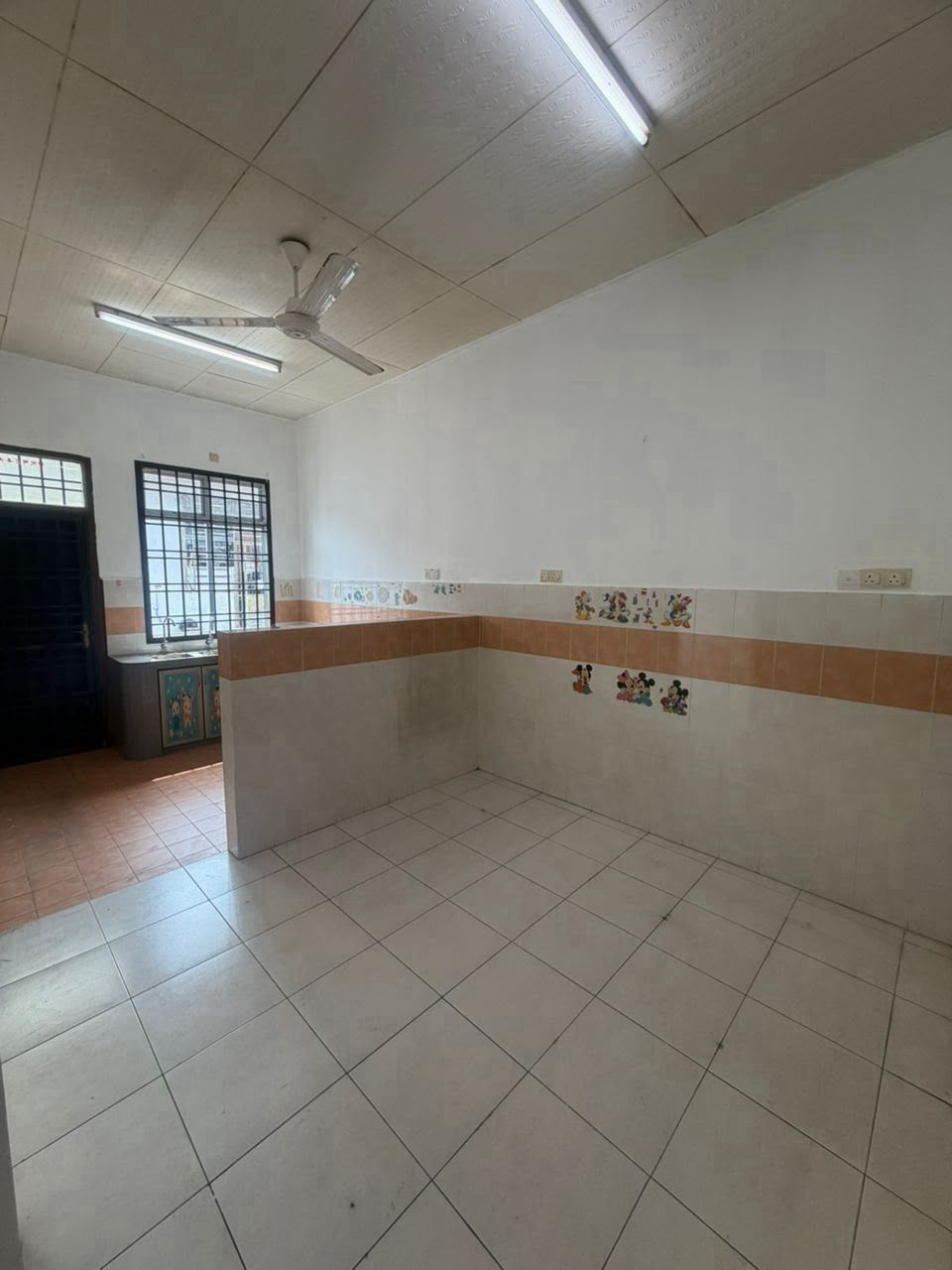 Taman Bestari Indah 1 Sty Terrace Corner Lot,Renovated,Unblock,Ulu Tiram image