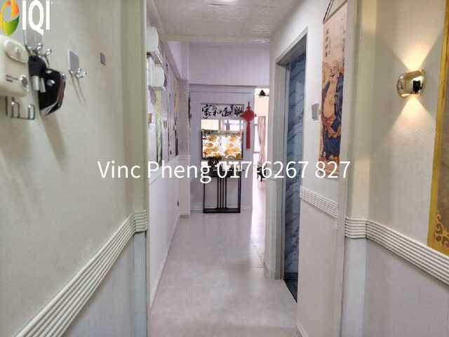 BELOW BANK VALUE! Corner Unit 4BR Condo @ Ujong Pasir   image