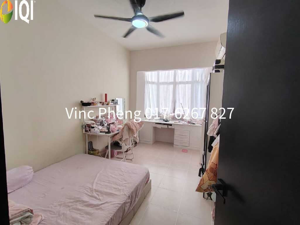 BELOW BANK VALUE! Corner Unit 4BR Condo @ Ujong Pasir   image