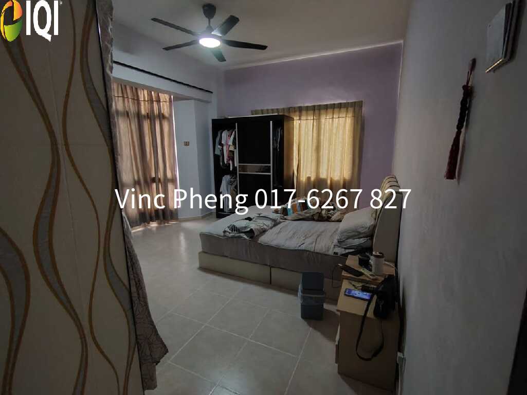 BELOW BANK VALUE! Corner Unit 4BR Condo @ Ujong Pasir   image