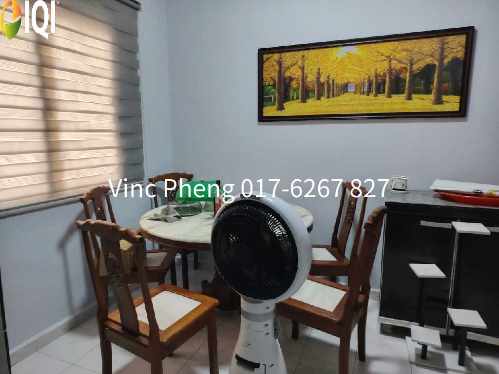 BELOW BANK VALUE! Corner Unit 4BR Condo @ Ujong Pasir   image