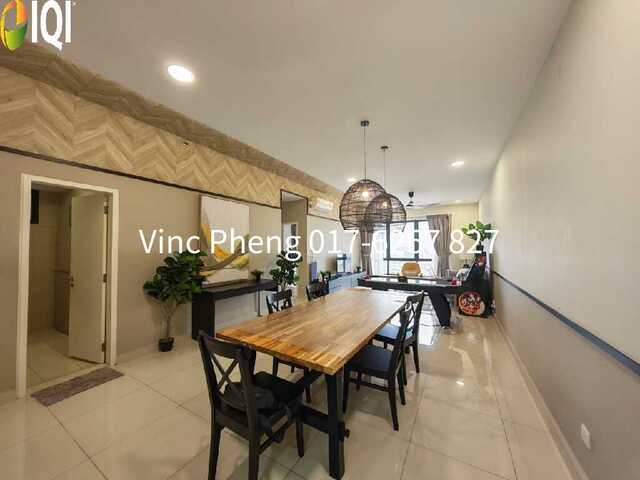 HOT DEAL! FULLY RENOVATED CITY VIEW Condo @  Apple Residence  image