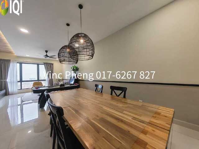 HOT DEAL! FULLY RENOVATED CITY VIEW Condo @  Apple Residence  image