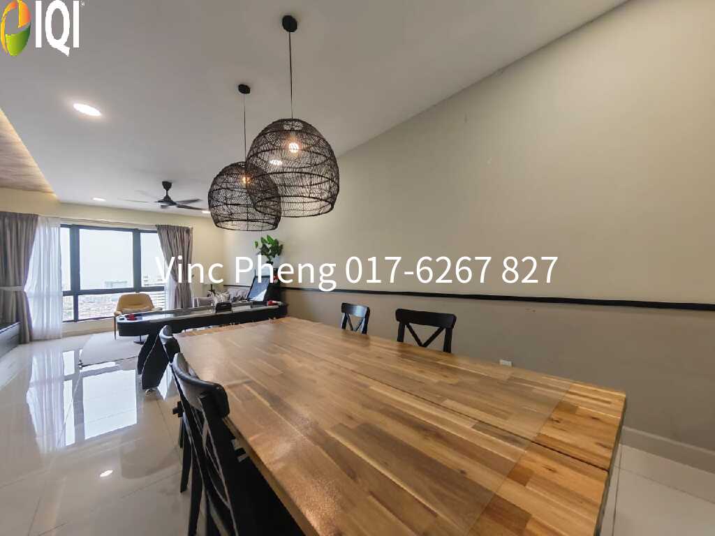 HOT DEAL! FULLY RENOVATED CITY VIEW Condo @  Apple Residence  image