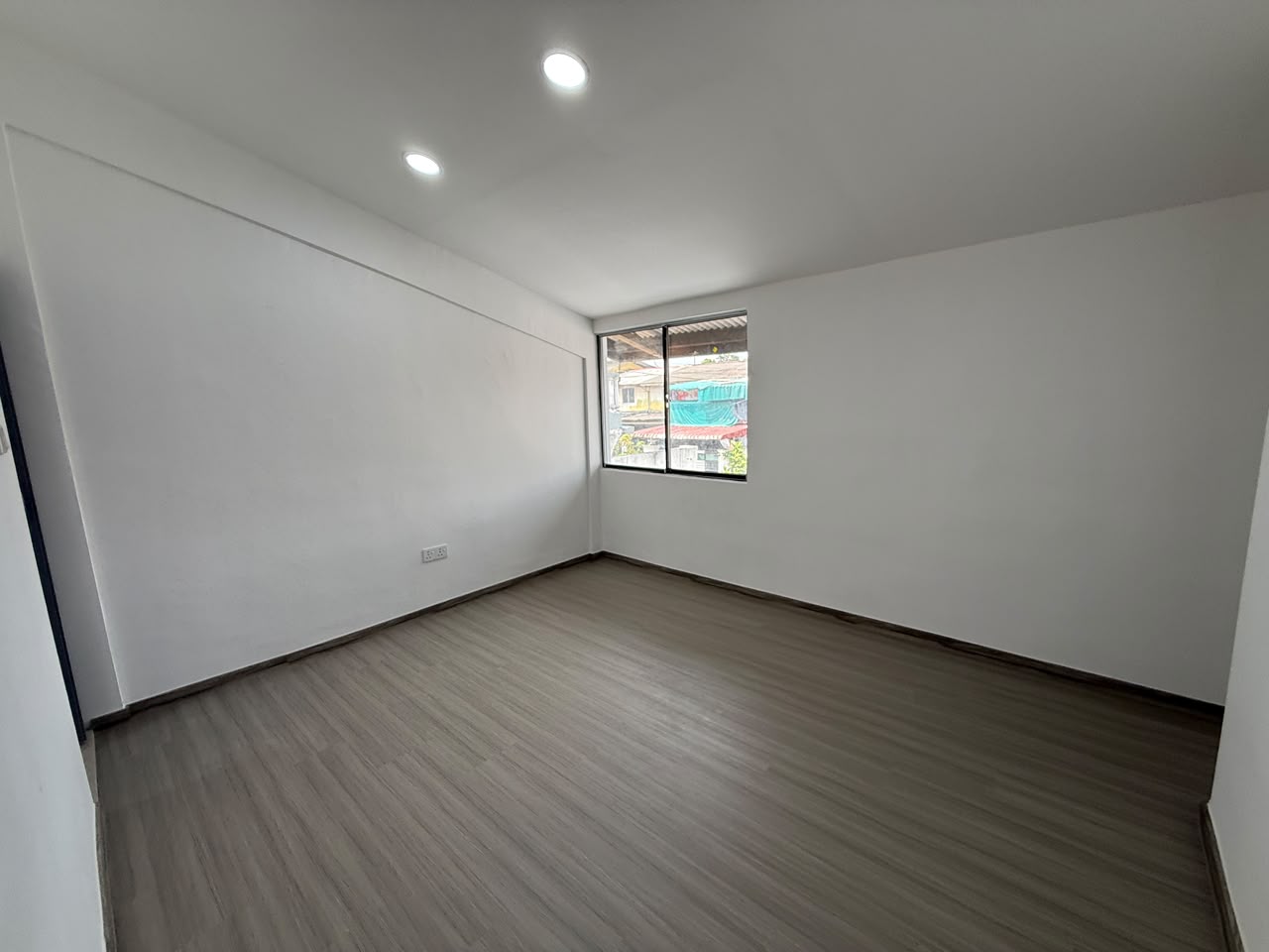 Taman Plentong Baru 2 Sty Low Cost Endlot,Jalan Kemboja,Masai,Renovated image