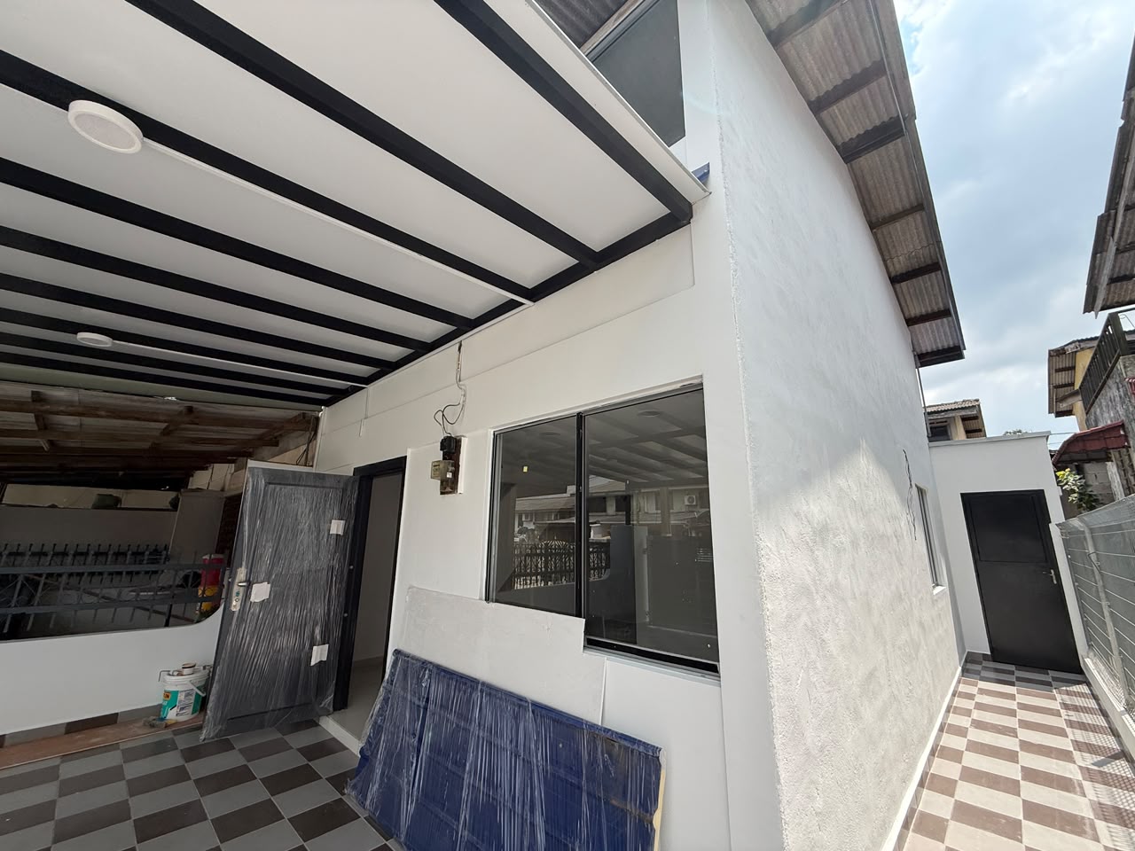 Taman Plentong Baru 2 Sty Low Cost Endlot,Jalan Kemboja,Masai,Renovated image