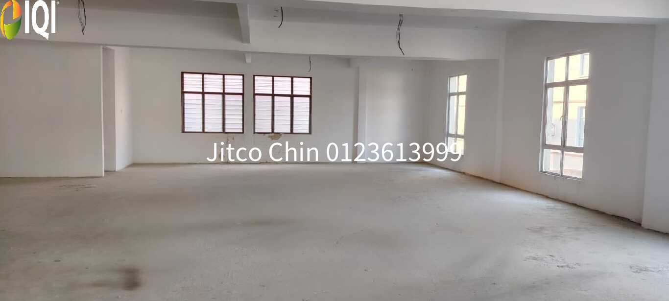 3000sf Corner Shop office 1st floor Rent Pusat Bandar Senawang Seremban image