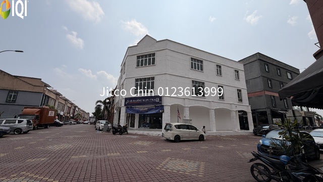 3000sf Corner Shop office 1st floor Rent Pusat Bandar Senawang Seremban