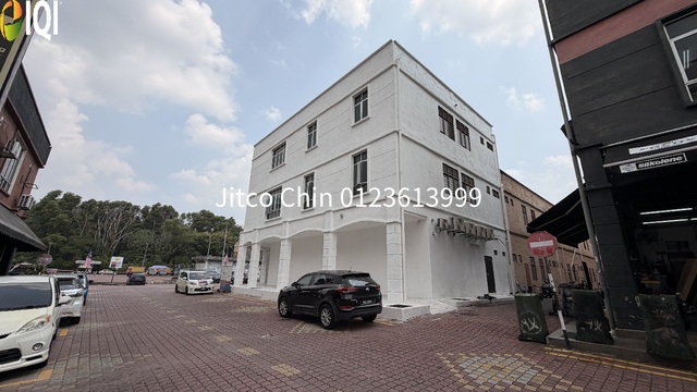 3000sf Corner Shop office 1st floor Rent Pusat Bandar Senawang Seremban image