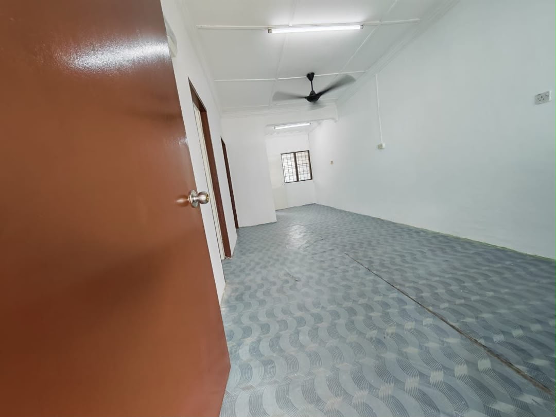 Taman Sri Pulai 1 Sty Low Cost,Jalan Lumpit,Skudai,Renovated,Extend image