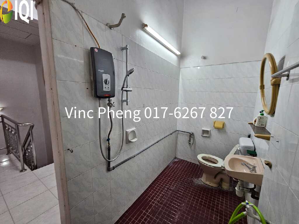 RM1,500 ONLY! SPACIOUS 5BR 2-Storey Terrace Opposite Lotus Cheng image