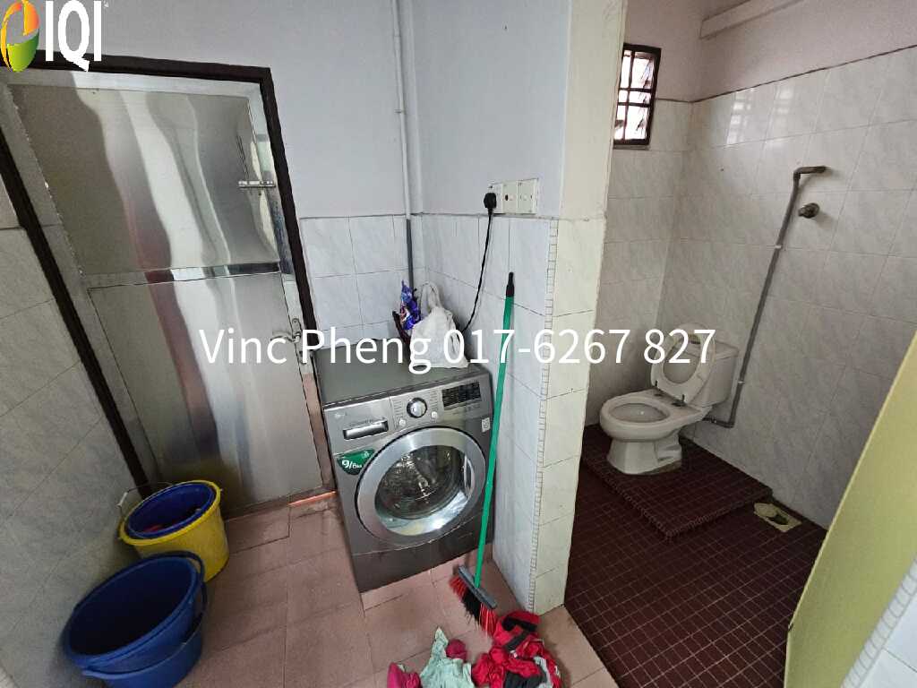 RM1,500 ONLY! SPACIOUS 5BR 2-Storey Terrace Opposite Lotus Cheng image