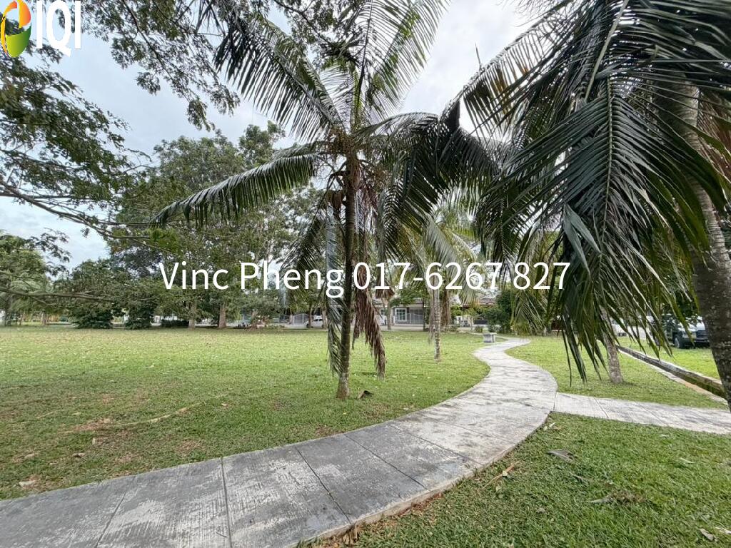 RM278K FREEHOLD! Huge Land Facing Padang @ Taman Rembia Utama image