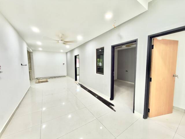 Taman Universiti 1 Sty Corner Lot,Jalan Kemuliaan,Skudai,Renovated,Extend image