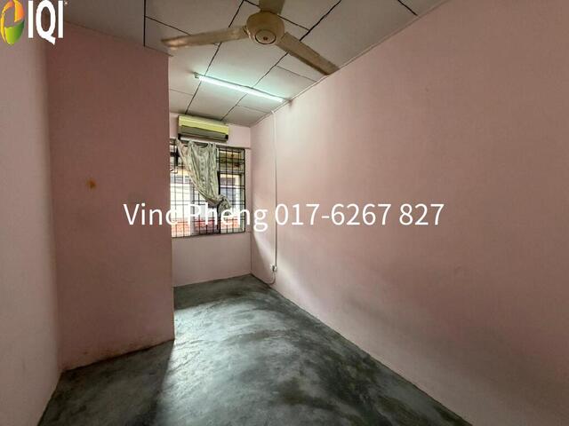 SPACIOUS Refurbished Double Storey Terrace @ Batu Berendam image