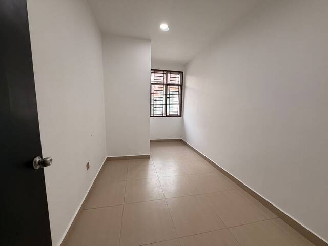 Bestari Indah 2 Sty Terrace,Puteri Wangsa,Ulu Tiram,Renovated,Full Loan