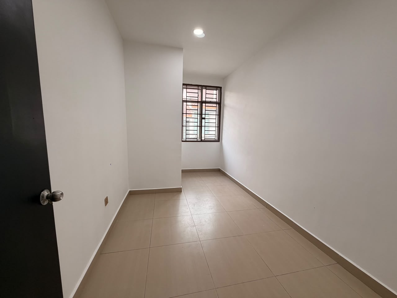 Bestari Indah 2 Sty Terrace,Puteri Wangsa,Ulu Tiram,Renovated,Full Loan image
