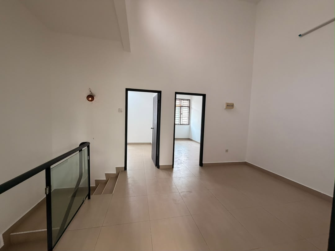 Bestari Indah 2 Sty Terrace,Puteri Wangsa,Ulu Tiram,Renovated,Full Loan image