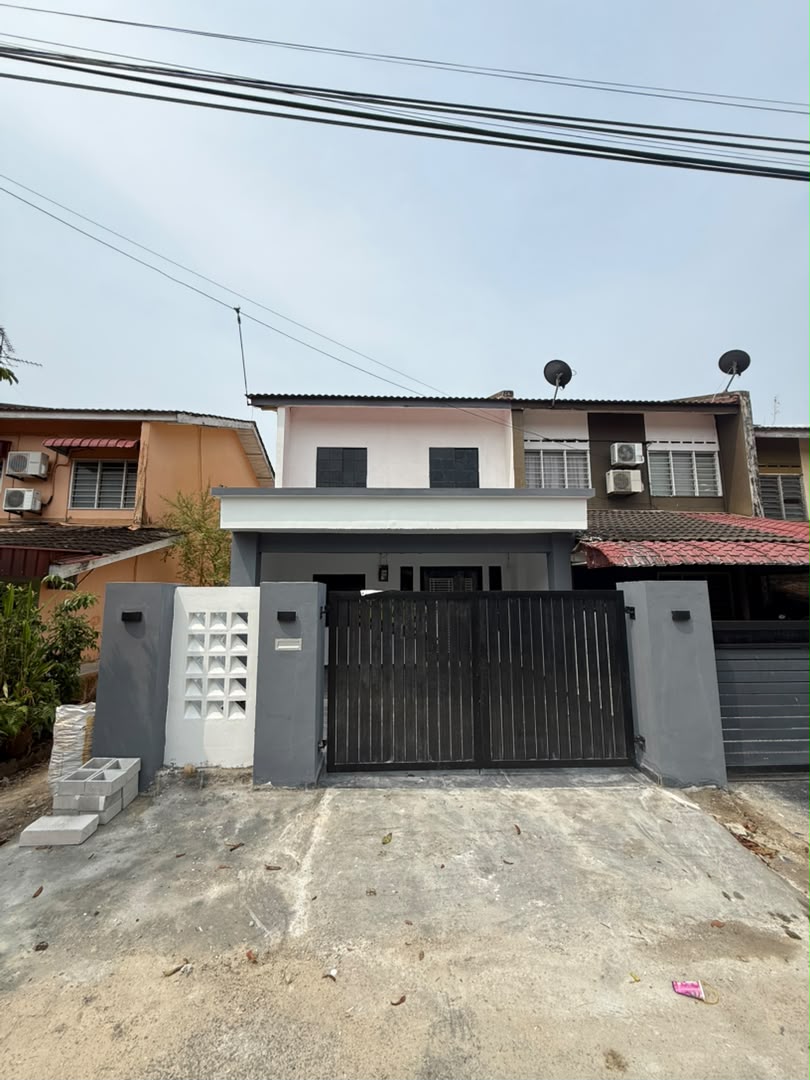 Taman Bukit Tiram 2 Sty Endlot,Jalan Ledang,Ulu Tiram,Renovated,Full Loan image