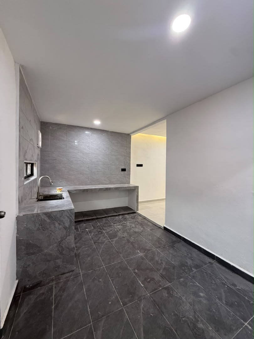 Taman Bukit Tiram 2 Sty Endlot,Jalan Ledang,Ulu Tiram,Renovated,Full Loan image