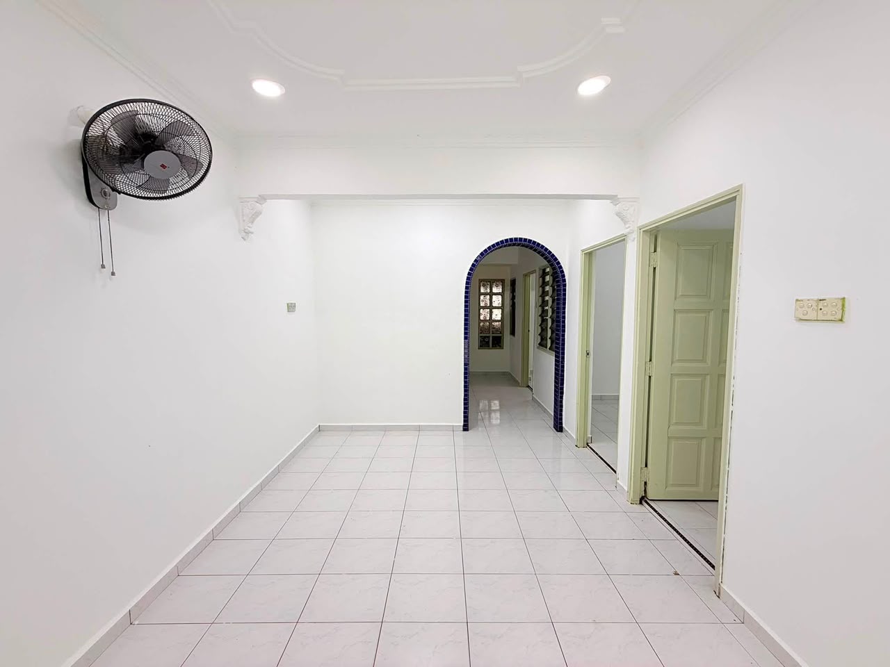 Taman Aman 2 Sty Low Cost,Jalan Bunga Dahlia,Senai,Renovated,Kulai image