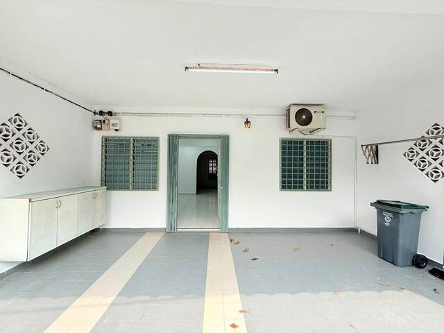 Taman Aman 2 Sty Low Cost,Jalan Bunga Dahlia,Senai,Renovated,Kulai image