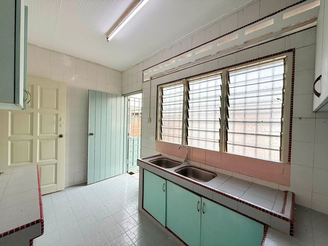 Taman Aman 2 Sty Low Cost,Jalan Bunga Dahlia,Senai,Renovated,Kulai image