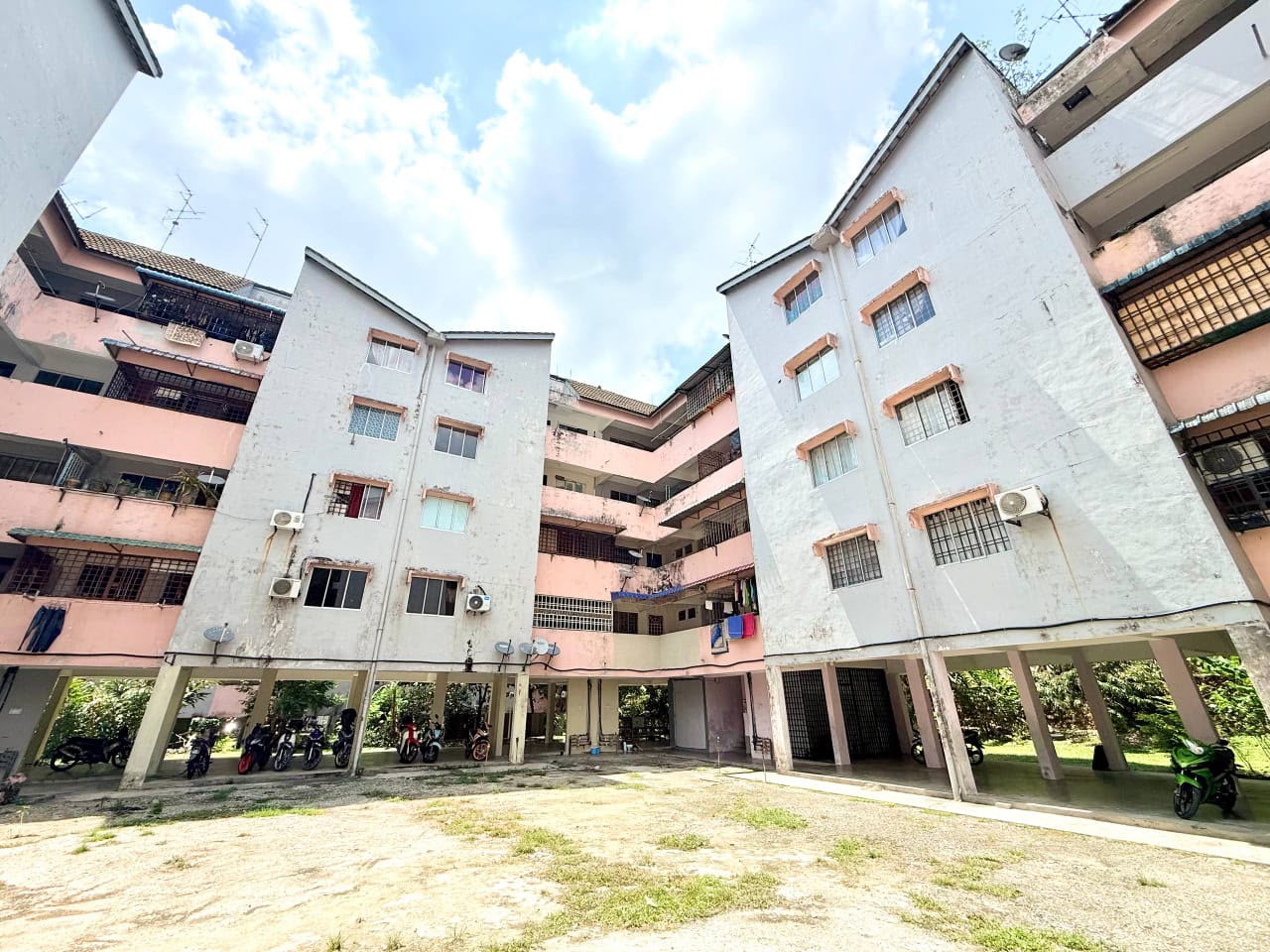Taman Rinting Balau Low Cost Flat,Renovated,Level 1,Pasir Gudang image