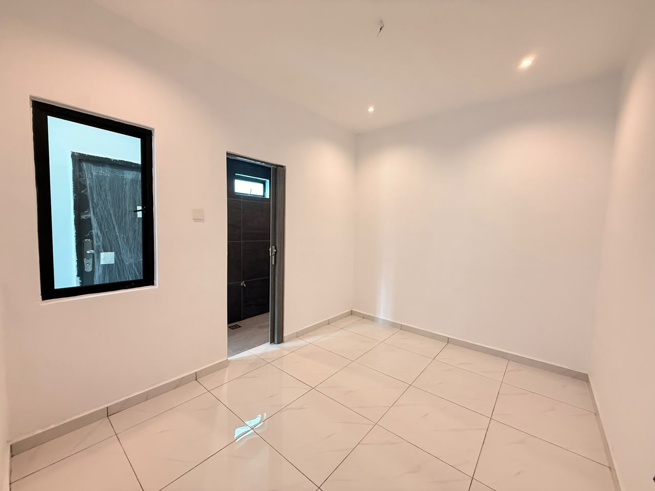 Taman Melawati 2 Sty Terrace,Mutiara Rini,Skudai,Renovated,Extend image