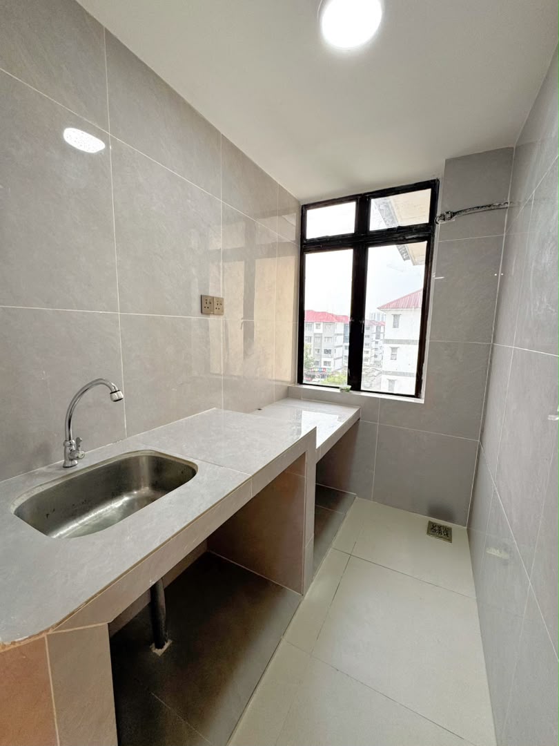 Permas Jaya Medium Cost Flat,Level 5,Full Loan,Johor Bahru,Renovated image