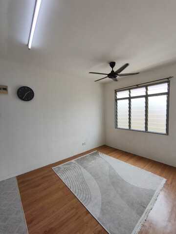 Laman Tasik Panda Medium Cost Flat,Level 3,Taman Redang,Johor Bahru image